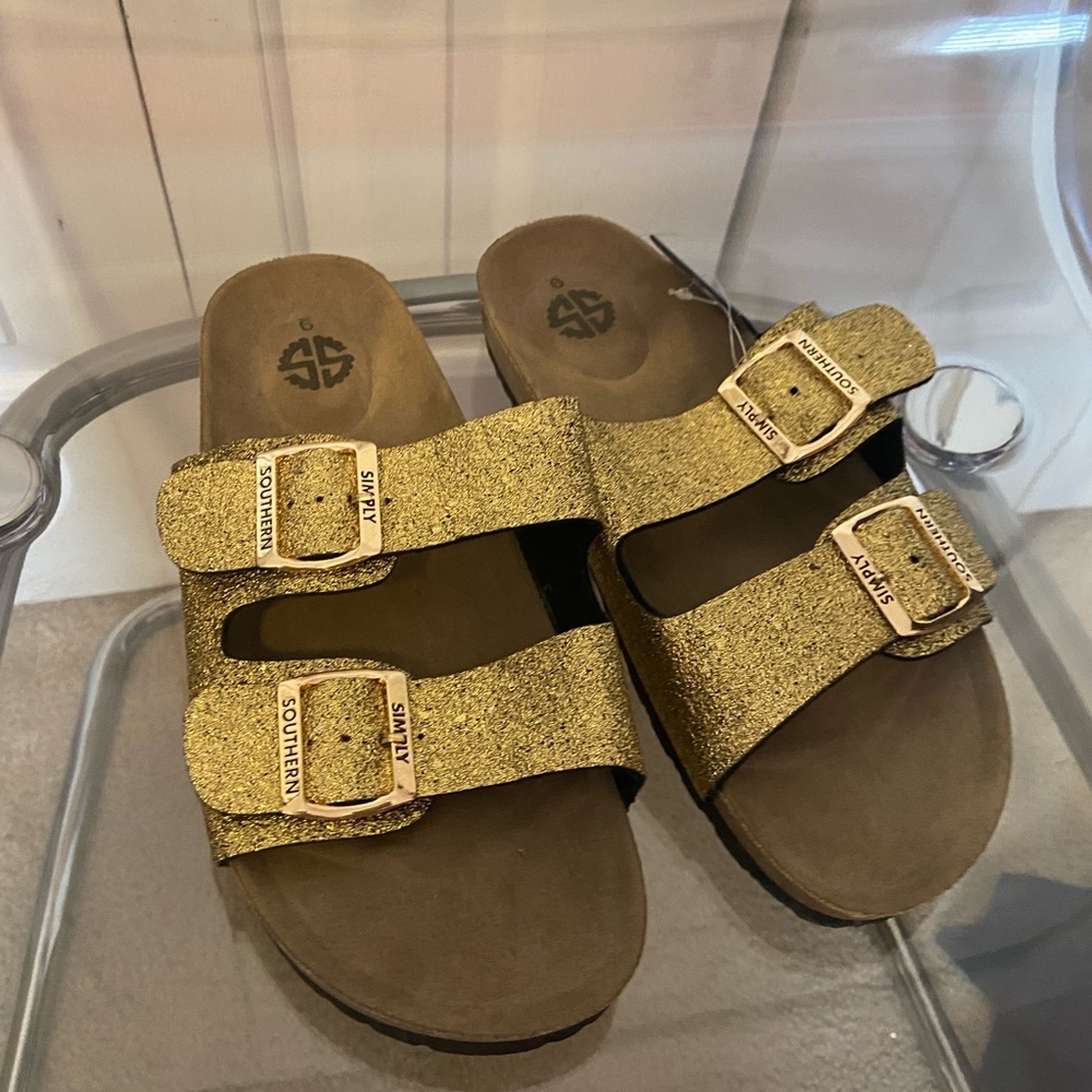 Simply Southern gold sparky sandals Size 9 Never worn